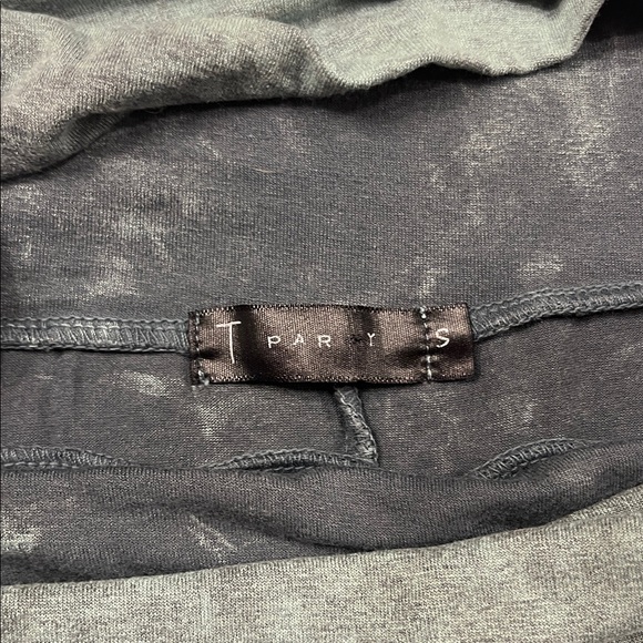 T-Party Mineral Wash Tie Dye Fringe- Small - Picture 7 of 10